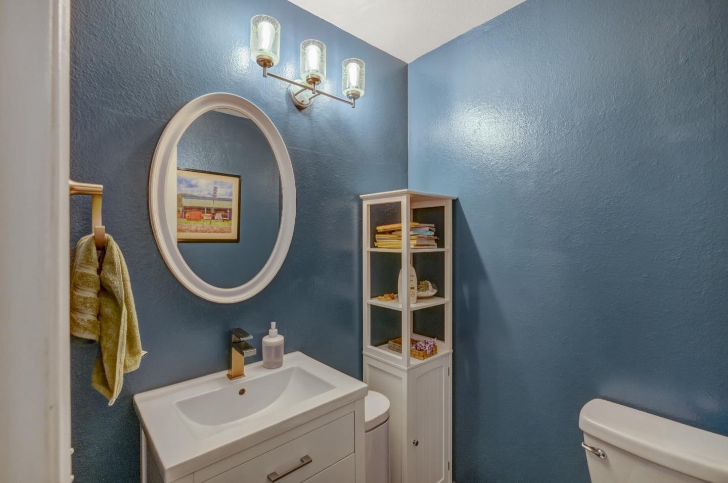 Detail Gallery Image 16 of 28 For 19223 Creekside Ln, Salinas,  CA 93908 - 2 Beds | 1/1 Baths