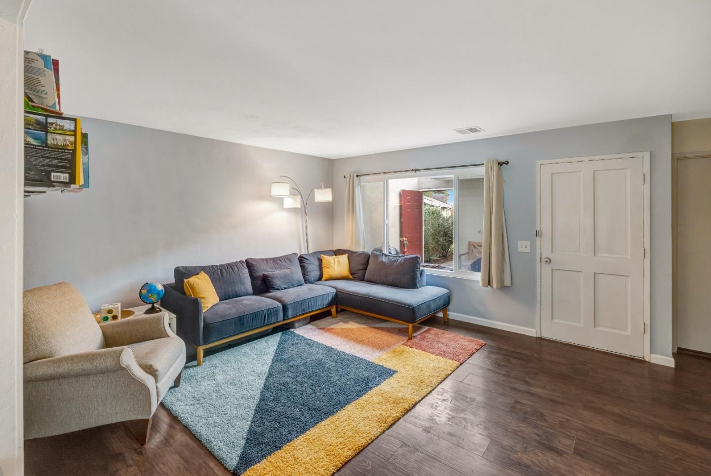 Detail Gallery Image 6 of 28 For 19223 Creekside Ln, Salinas,  CA 93908 - 2 Beds | 1/1 Baths