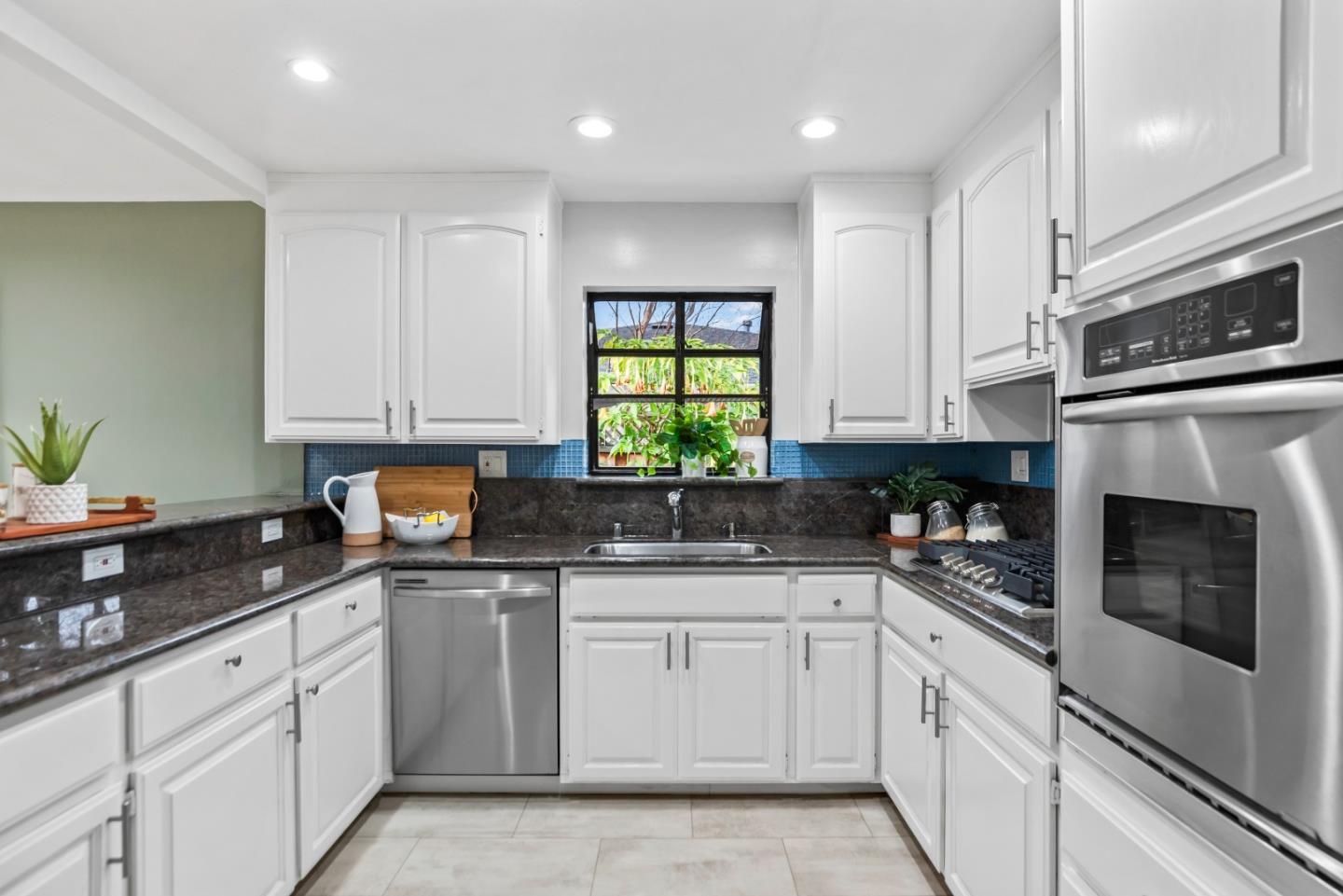 Detail Gallery Image 15 of 29 For 1653 Waxwing Ave, Sunnyvale,  CA 94087 - 3 Beds | 2 Baths