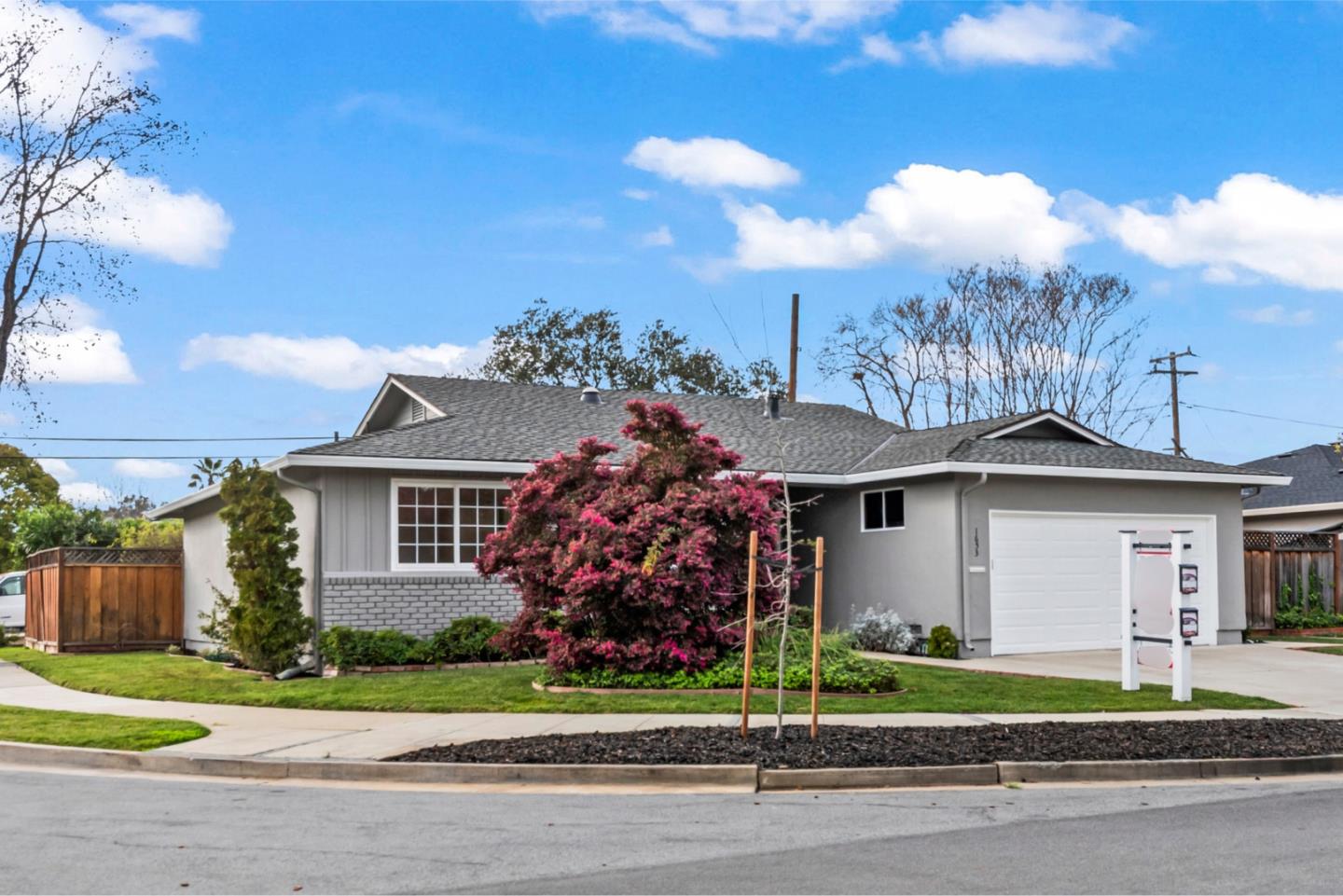 Detail Gallery Image 2 of 29 For 1653 Waxwing Ave, Sunnyvale,  CA 94087 - 3 Beds | 2 Baths