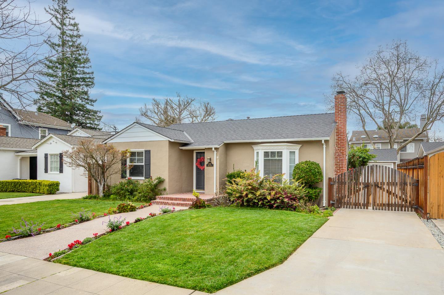 Detail Gallery Image 2 of 26 For 1037 Hazelwood, San Jose,  CA 95125 - 3 Beds | 2 Baths