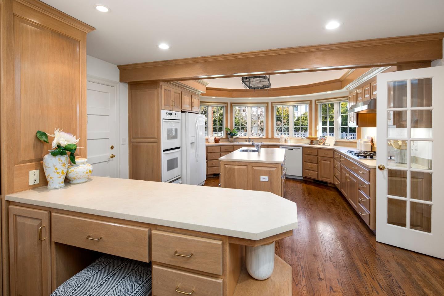 Detail Gallery Image 18 of 48 For 845 Magnolia St, Menlo Park,  CA 94025 - 3 Beds | 3 Baths