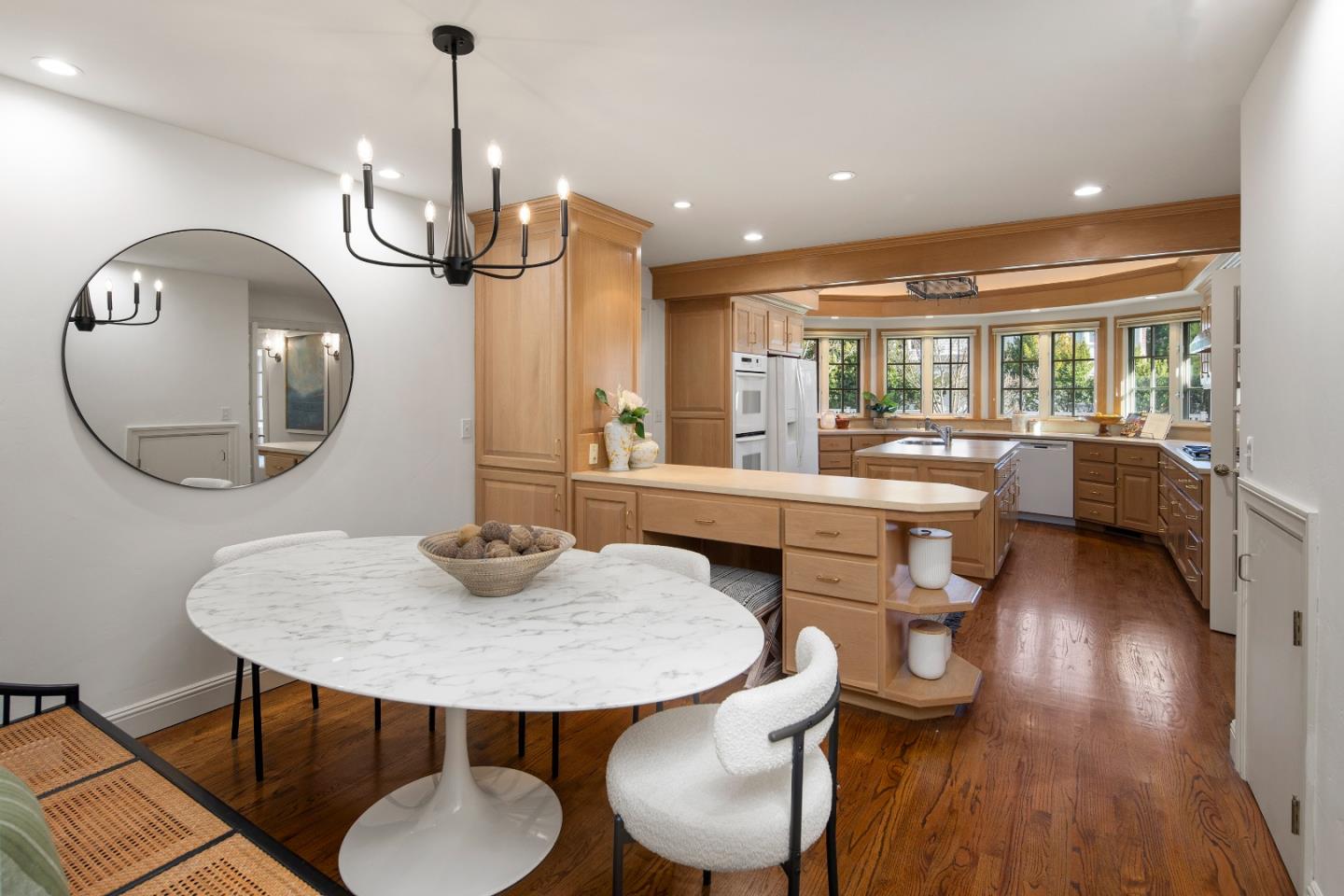 Detail Gallery Image 19 of 48 For 845 Magnolia St, Menlo Park,  CA 94025 - 3 Beds | 3 Baths