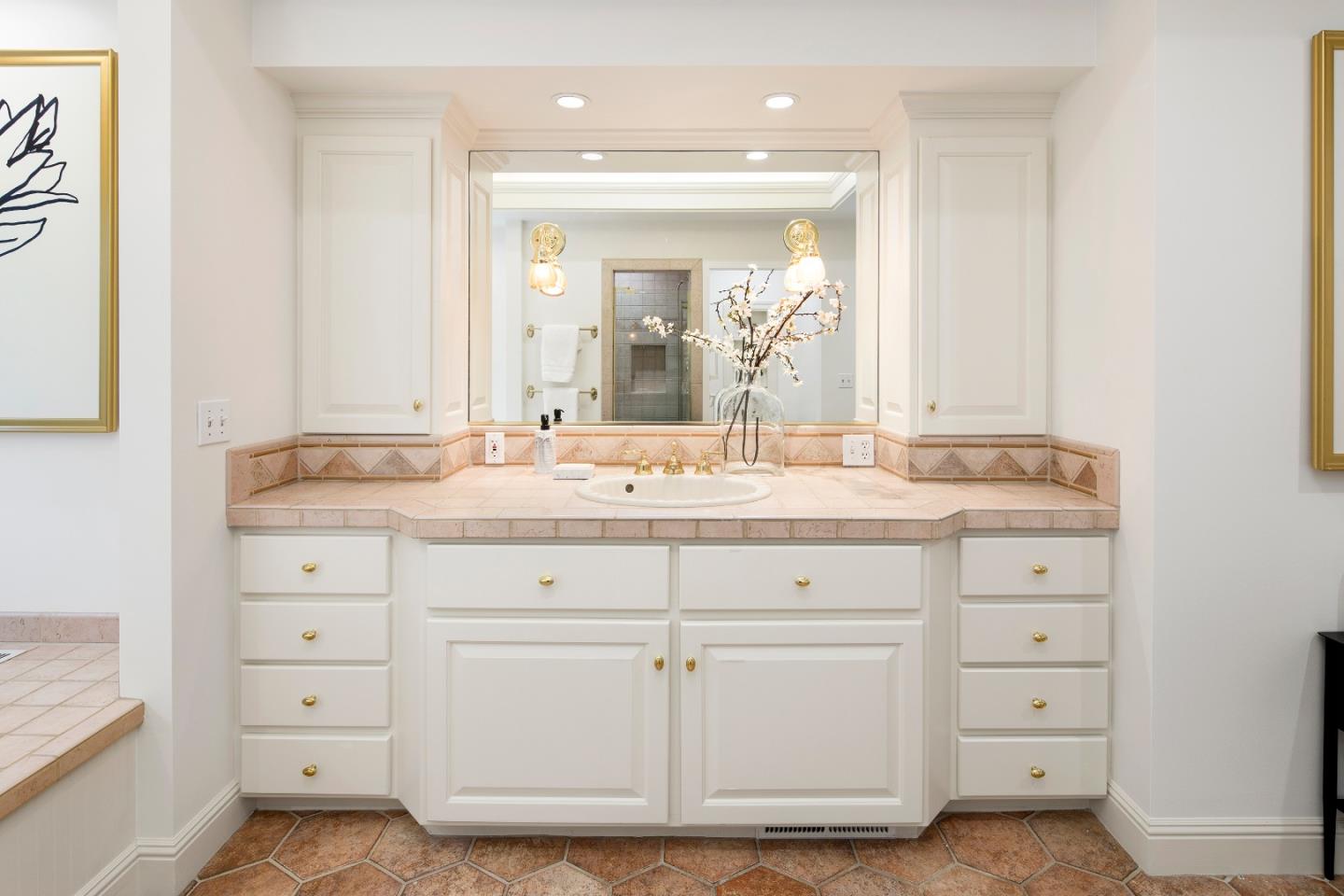 Detail Gallery Image 25 of 48 For 845 Magnolia St, Menlo Park,  CA 94025 - 3 Beds | 3 Baths