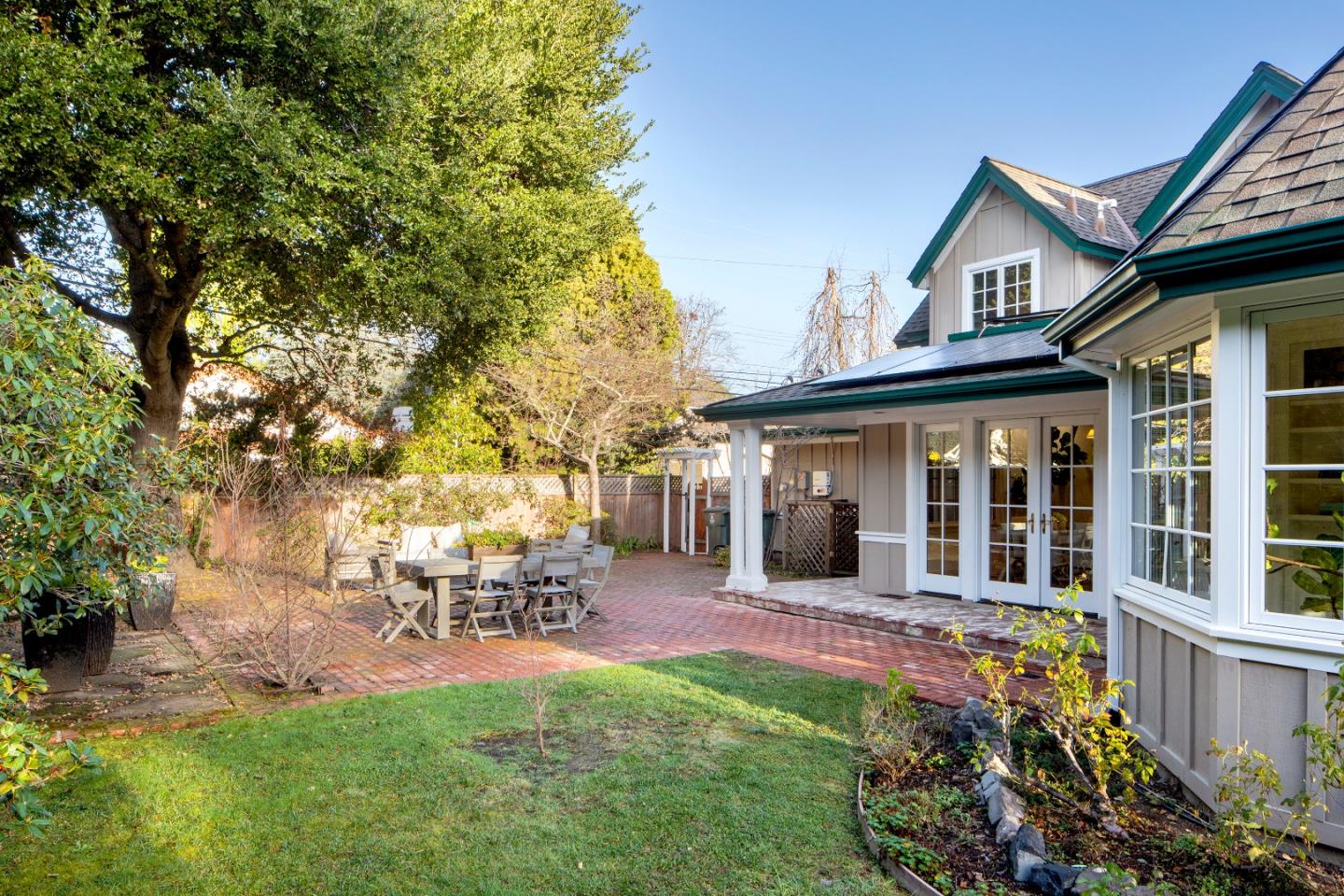 Detail Gallery Image 46 of 48 For 845 Magnolia St, Menlo Park,  CA 94025 - 3 Beds | 3 Baths