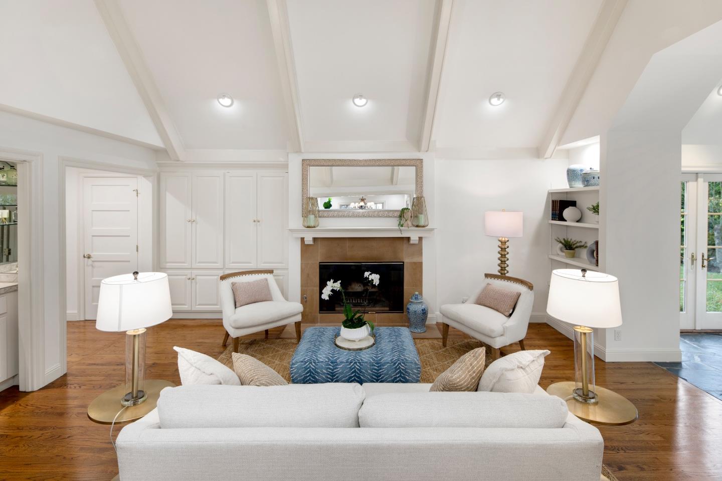 Detail Gallery Image 8 of 48 For 845 Magnolia St, Menlo Park,  CA 94025 - 3 Beds | 3 Baths