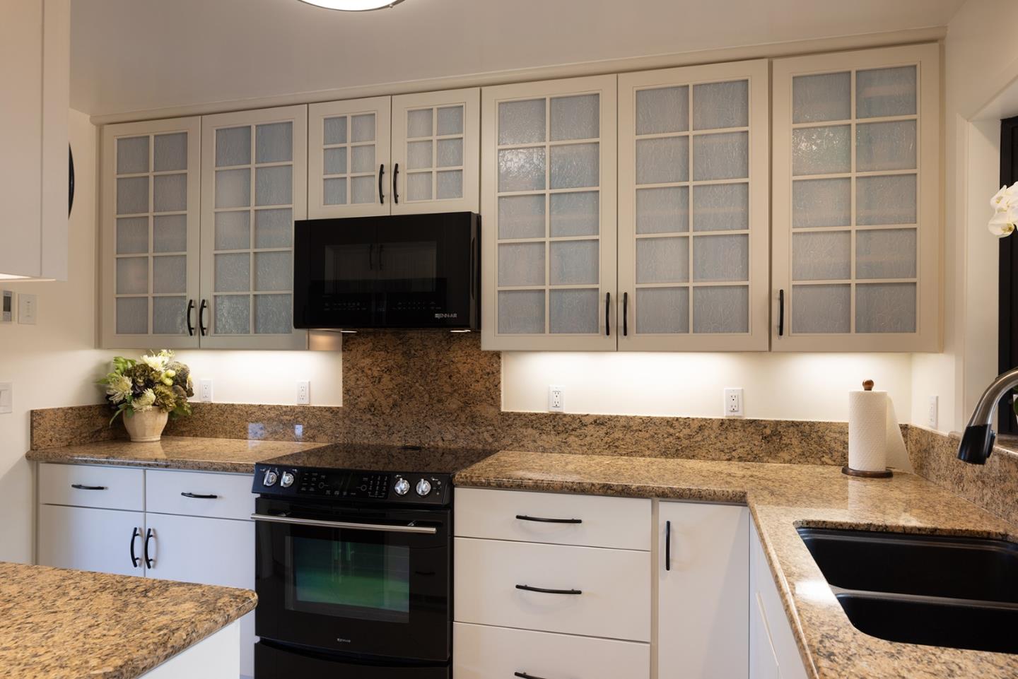 Detail Gallery Image 11 of 46 For 221 Del Mesa Carmel, Carmel,  CA 93923 - 2 Beds | 2 Baths