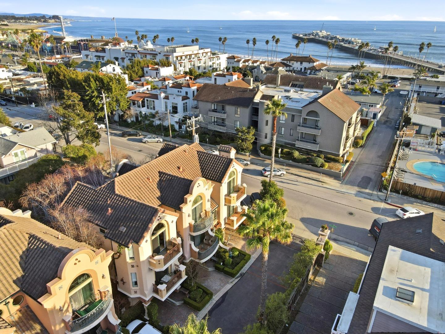 Detail Gallery Image 5 of 37 For 206 Villa Mar Vis, Santa Cruz,  CA 95060 - 3 Beds | 3 Baths