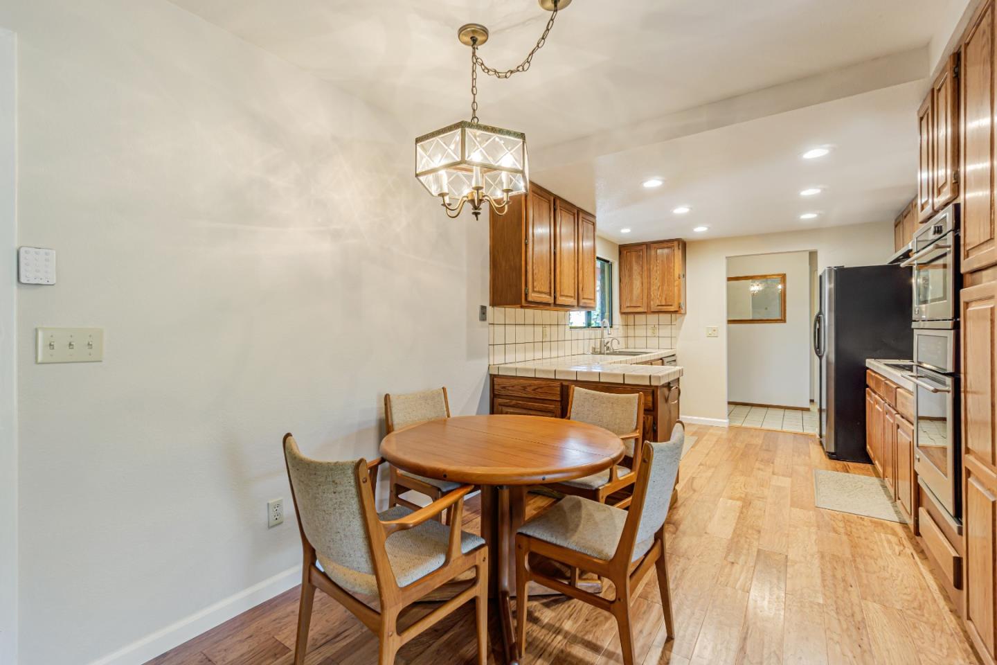 Detail Gallery Image 5 of 12 For 126 Saint Joan Ln, Pleasant Hill,  CA 94523 - 3 Beds | 2/1 Baths