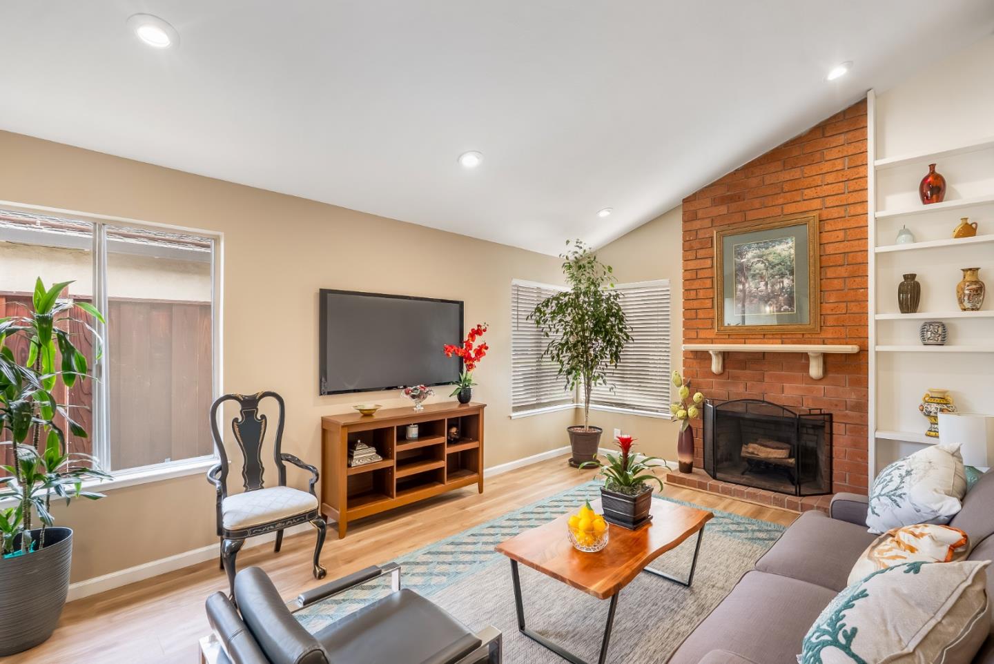 Detail Gallery Image 4 of 22 For 903 Calle De Verde, San Jose,  CA 95136 - 2 Beds | 1/1 Baths