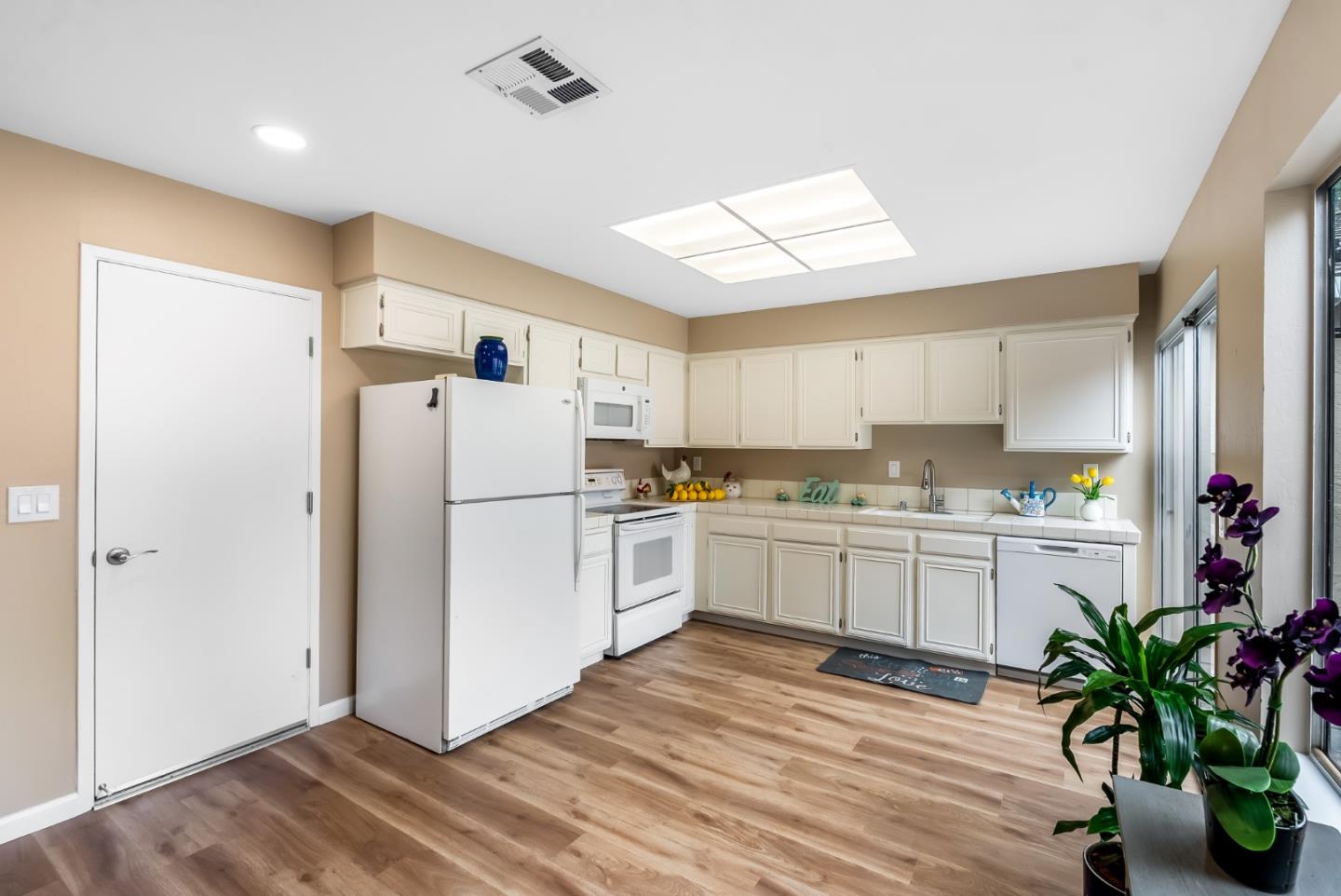 Detail Gallery Image 7 of 22 For 903 Calle De Verde, San Jose,  CA 95136 - 2 Beds | 1/1 Baths