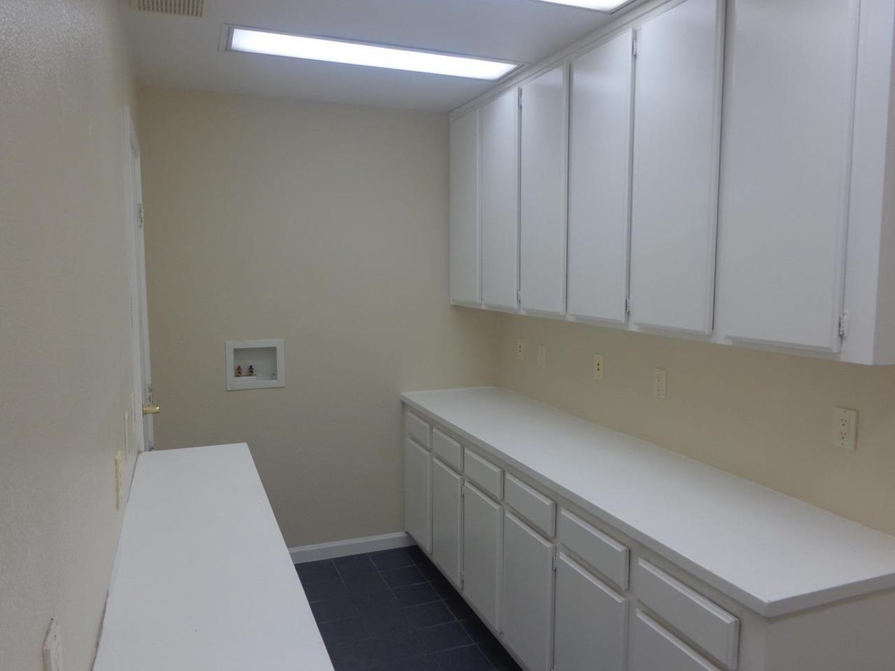 Detail Gallery Image 4 of 9 For 9 N 33rd St, San Jose,  CA 95116 - 3 Beds | 3 Baths