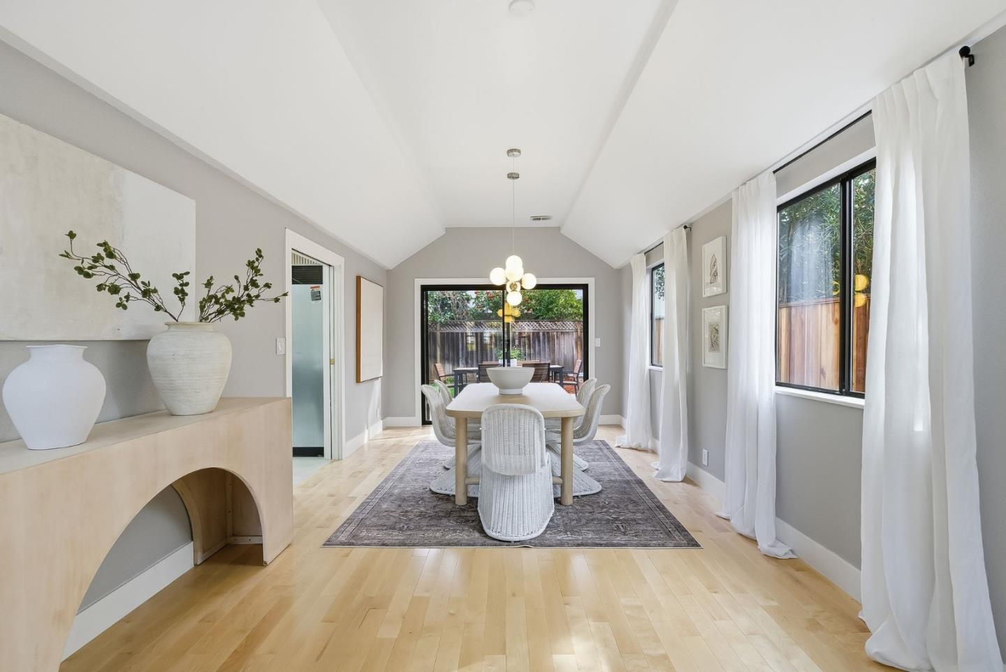 Detail Gallery Image 16 of 22 For 1450 Valcartier Dr, Sunnyvale,  CA 94087 - 4 Beds | 3/3 Baths