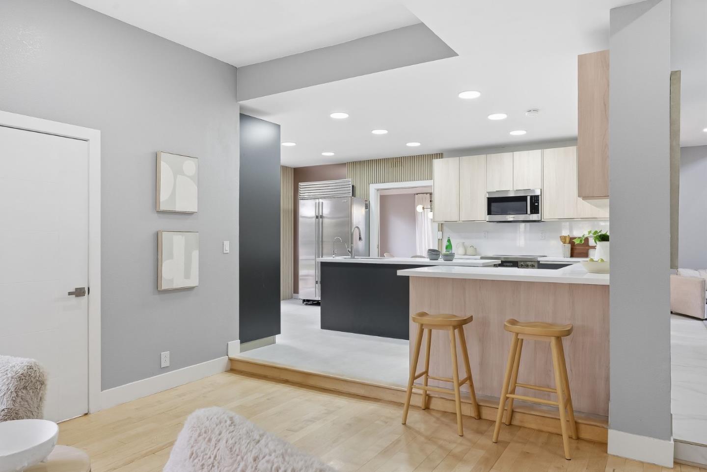 Detail Gallery Image 17 of 22 For 1450 Valcartier Dr, Sunnyvale,  CA 94087 - 4 Beds | 3/3 Baths