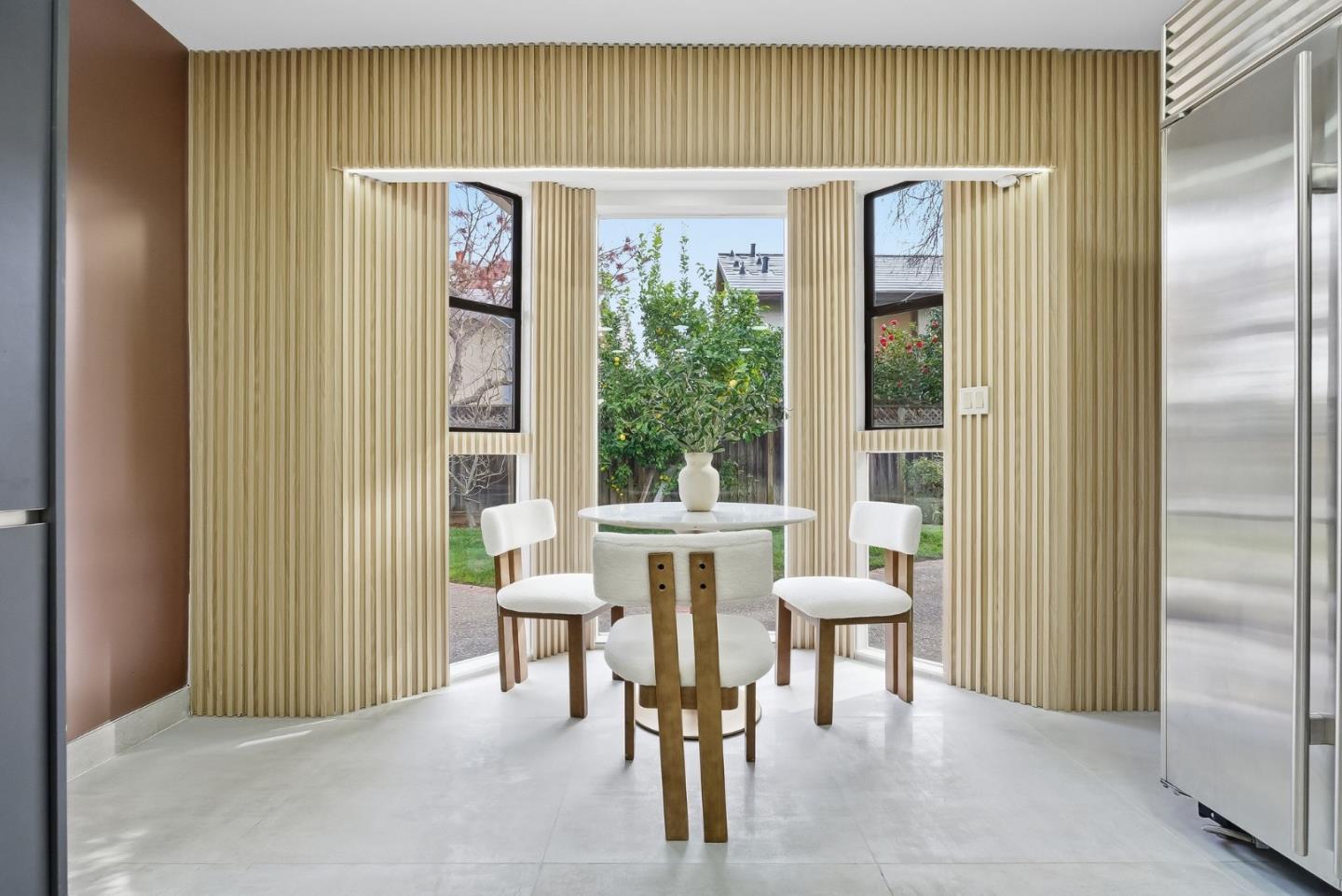 Detail Gallery Image 5 of 22 For 1450 Valcartier Dr, Sunnyvale,  CA 94087 - 4 Beds | 3/3 Baths