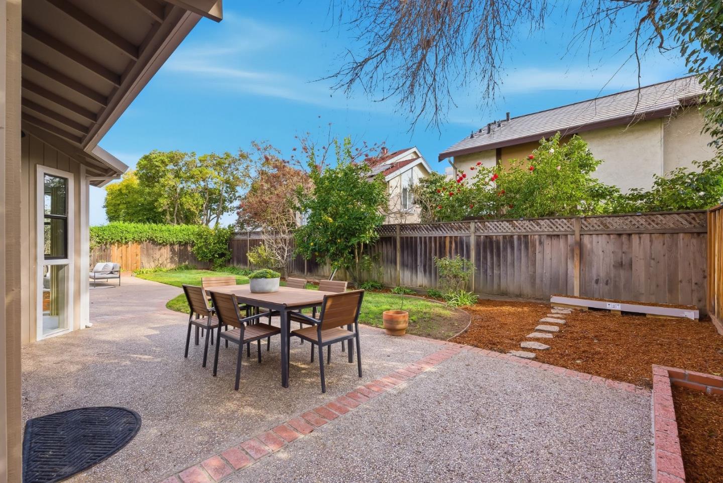 Detail Gallery Image 7 of 22 For 1450 Valcartier Dr, Sunnyvale,  CA 94087 - 4 Beds | 3/3 Baths