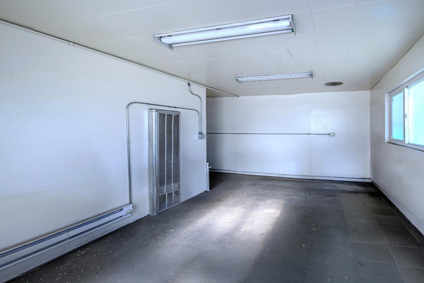 Detail Gallery Image 11 of 15 For 2951 Middlefield Rd, Redwood City,  CA 94063 - – Beds | – Baths