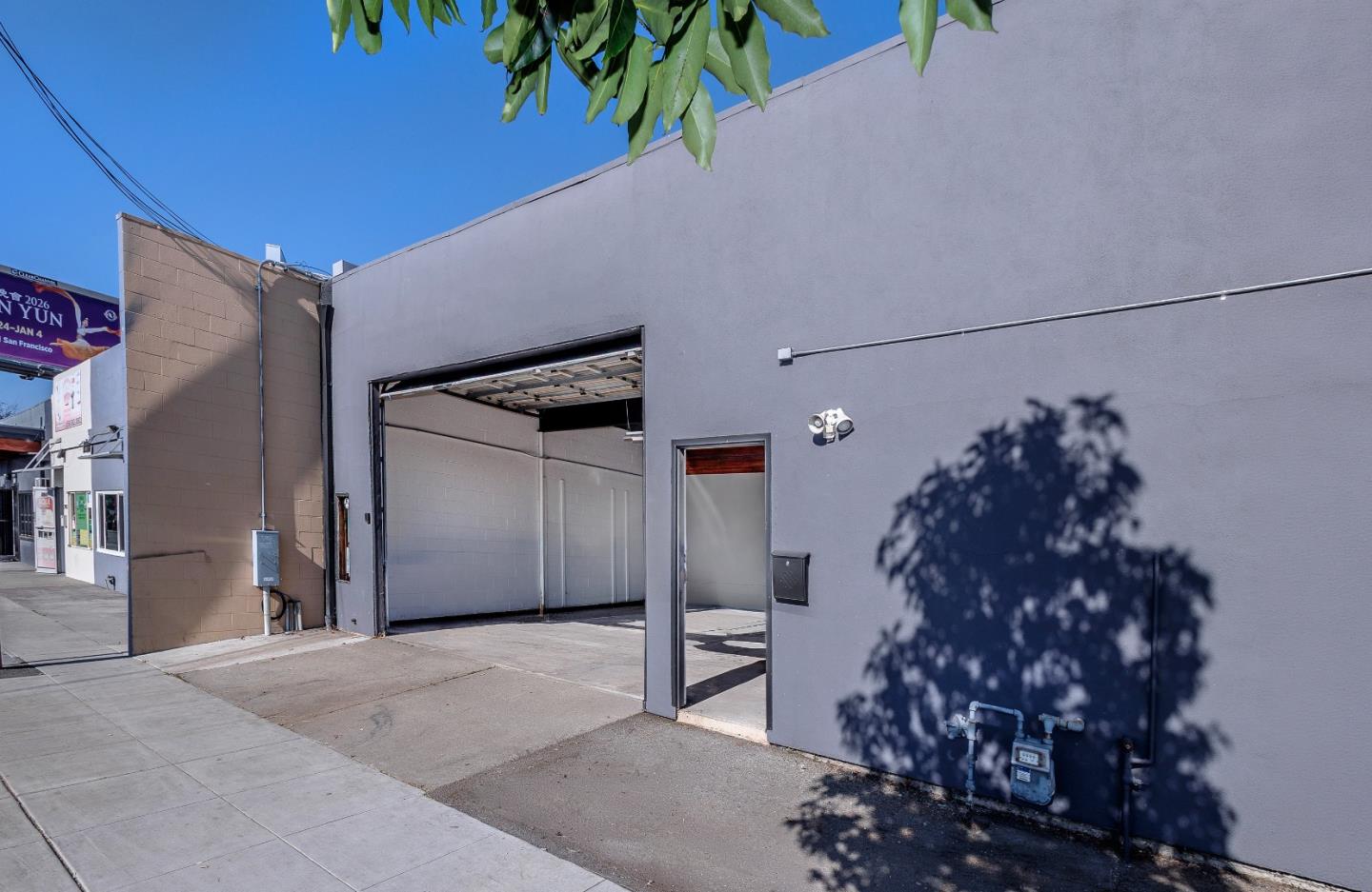 Detail Gallery Image 3 of 15 For 2951 Middlefield Rd, Redwood City,  CA 94063 - – Beds | – Baths