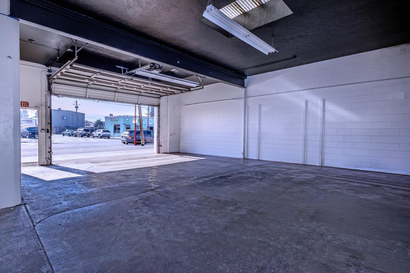 Detail Gallery Image 5 of 15 For 2951 Middlefield Rd, Redwood City,  CA 94063 - – Beds | – Baths