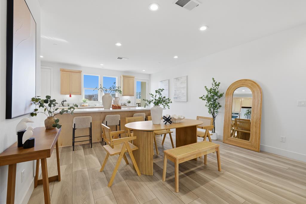 Detail Gallery Image 10 of 53 For 3675 Broadcast Cmn, Fremont,  CA 94538 - 4 Beds | 3/1 Baths