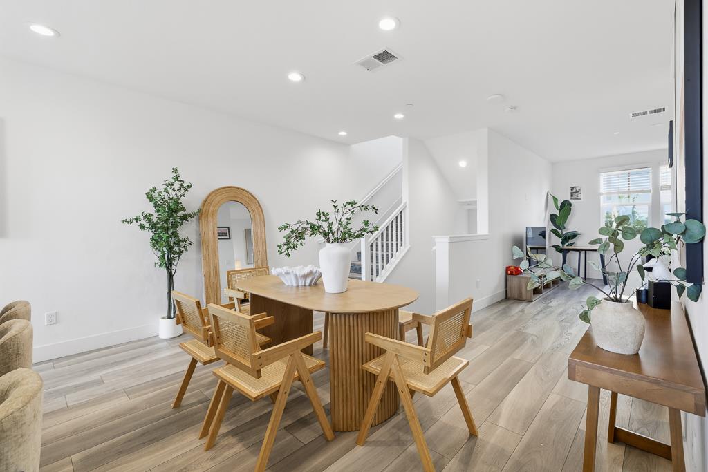 Detail Gallery Image 11 of 53 For 3675 Broadcast Cmn, Fremont,  CA 94538 - 4 Beds | 3/1 Baths