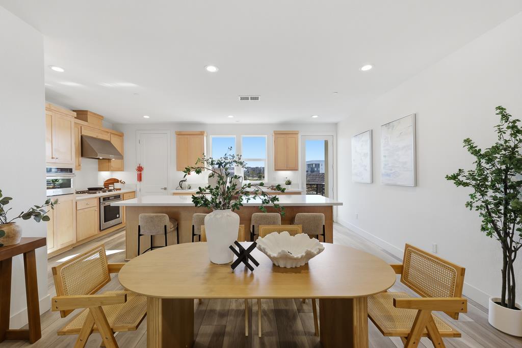 Detail Gallery Image 13 of 53 For 3675 Broadcast Cmn, Fremont,  CA 94538 - 4 Beds | 3/1 Baths