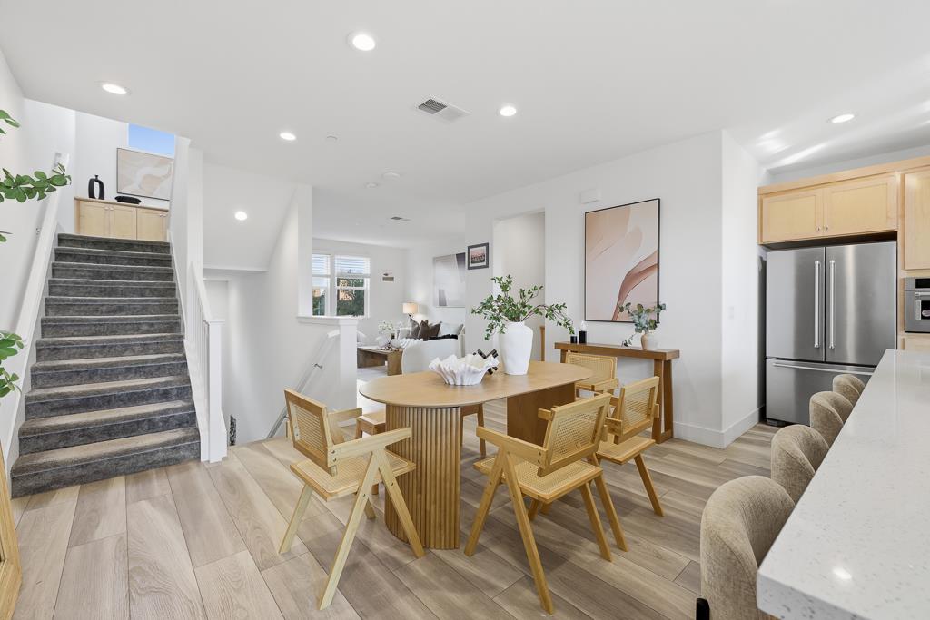 Detail Gallery Image 14 of 53 For 3675 Broadcast Cmn, Fremont,  CA 94538 - 4 Beds | 3/1 Baths