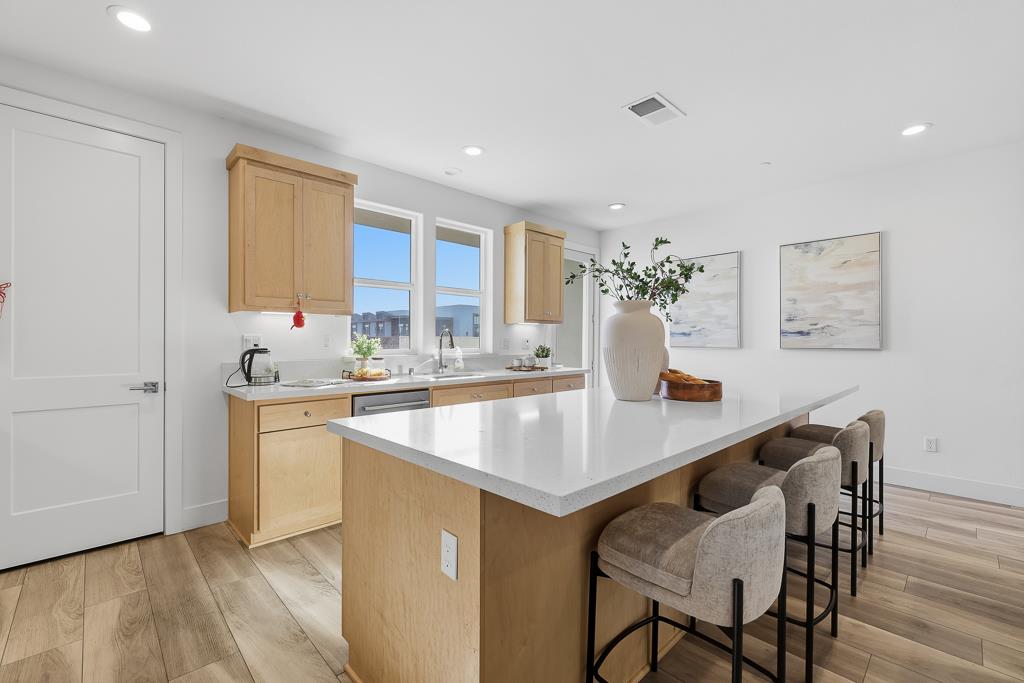 Detail Gallery Image 17 of 53 For 3675 Broadcast Cmn, Fremont,  CA 94538 - 4 Beds | 3/1 Baths