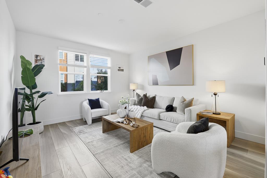 Detail Gallery Image 4 of 53 For 3675 Broadcast Cmn, Fremont,  CA 94538 - 4 Beds | 3/1 Baths