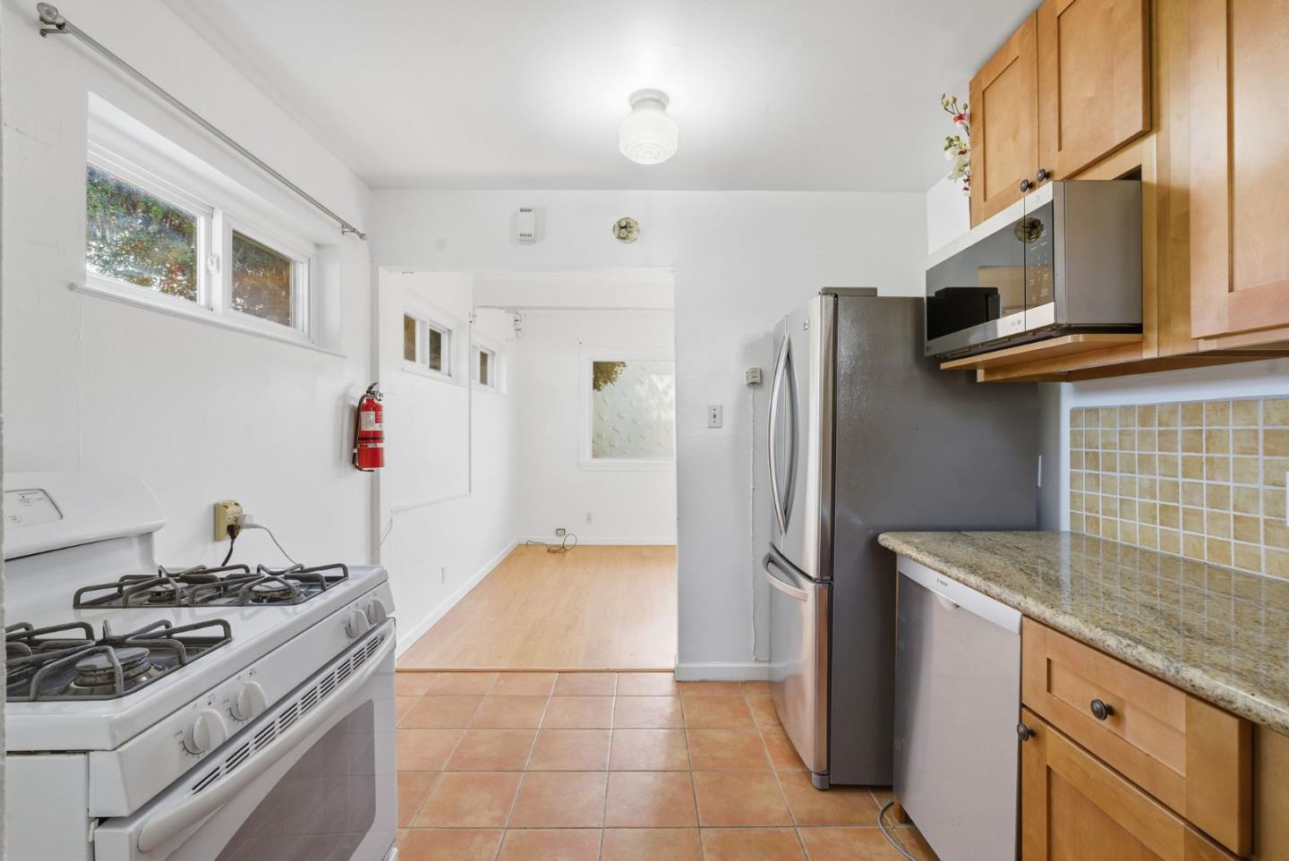 Detail Gallery Image 13 of 53 For 2350-2352 Sacramento St, Berkeley,  CA 94702 - – Beds | – Baths