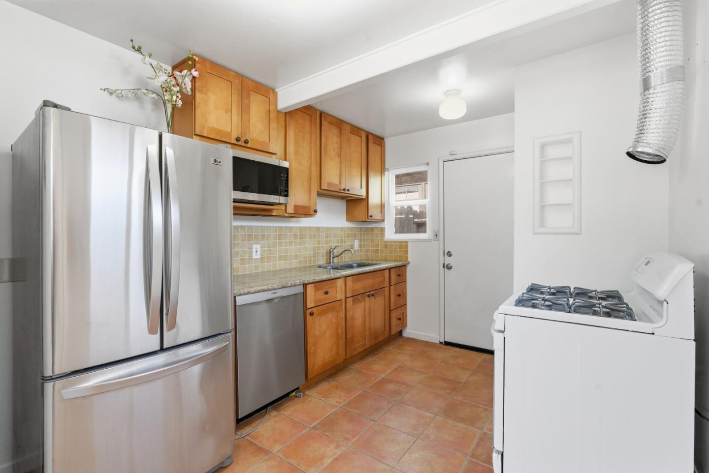 Detail Gallery Image 14 of 53 For 2350-2352 Sacramento St, Berkeley,  CA 94702 - – Beds | – Baths