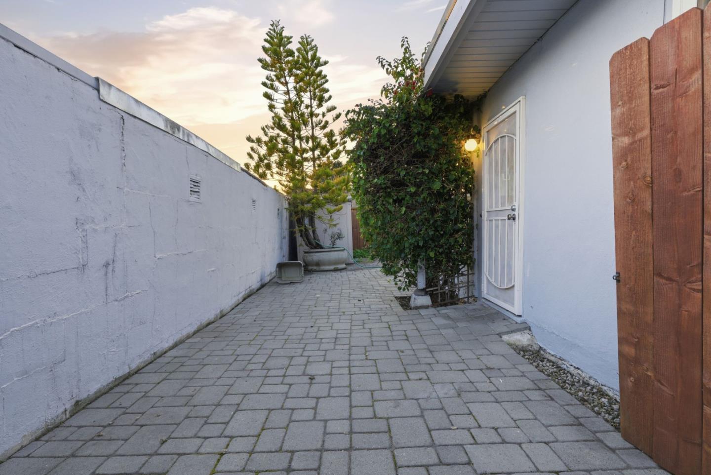 Detail Gallery Image 33 of 53 For 2350-2352 Sacramento St, Berkeley,  CA 94702 - – Beds | – Baths