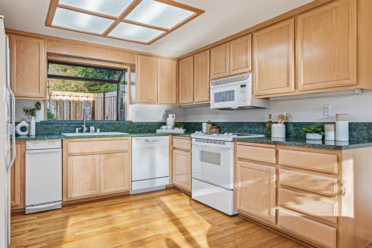 Detail Gallery Image 10 of 29 For 438 Sycamore Hill Dr, Danville,  CA 94526 - 3 Beds | 2/1 Baths