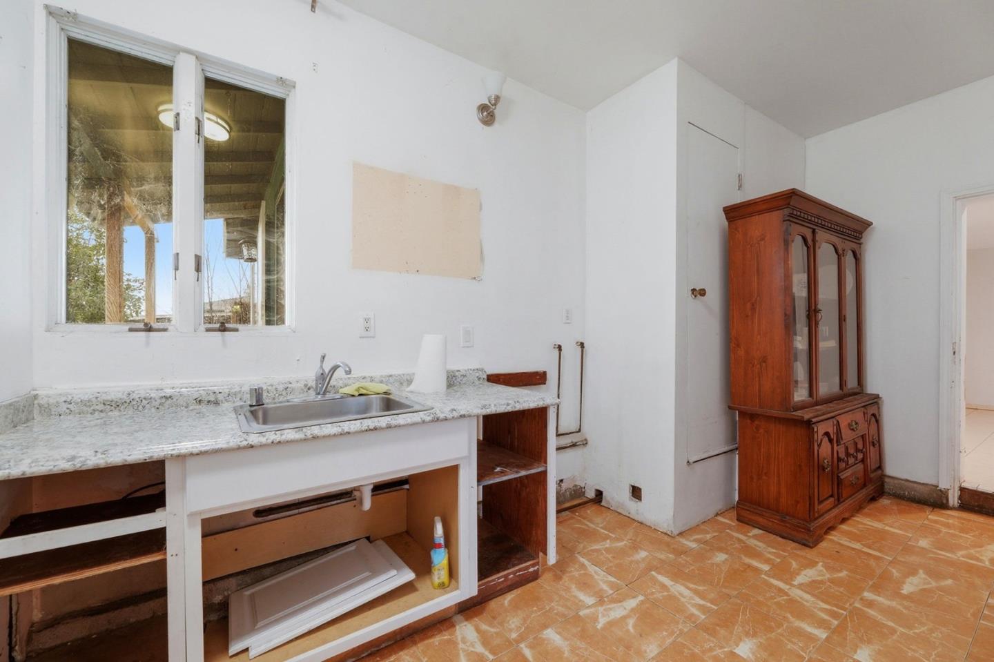 Detail Gallery Image 14 of 36 For 479 Dixon Rd, Milpitas,  CA 95035 - 5 Beds | 2 Baths