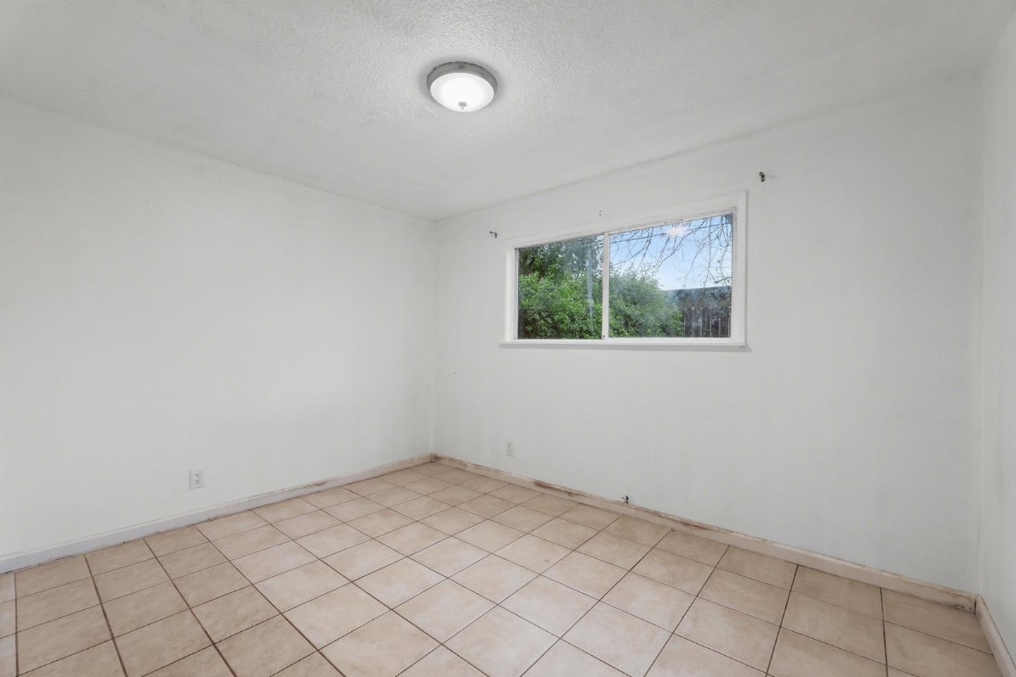 Detail Gallery Image 22 of 36 For 479 Dixon Rd, Milpitas,  CA 95035 - 5 Beds | 2 Baths