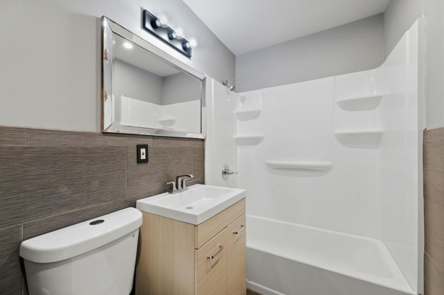 Detail Gallery Image 25 of 36 For 479 Dixon Rd, Milpitas,  CA 95035 - 5 Beds | 2 Baths