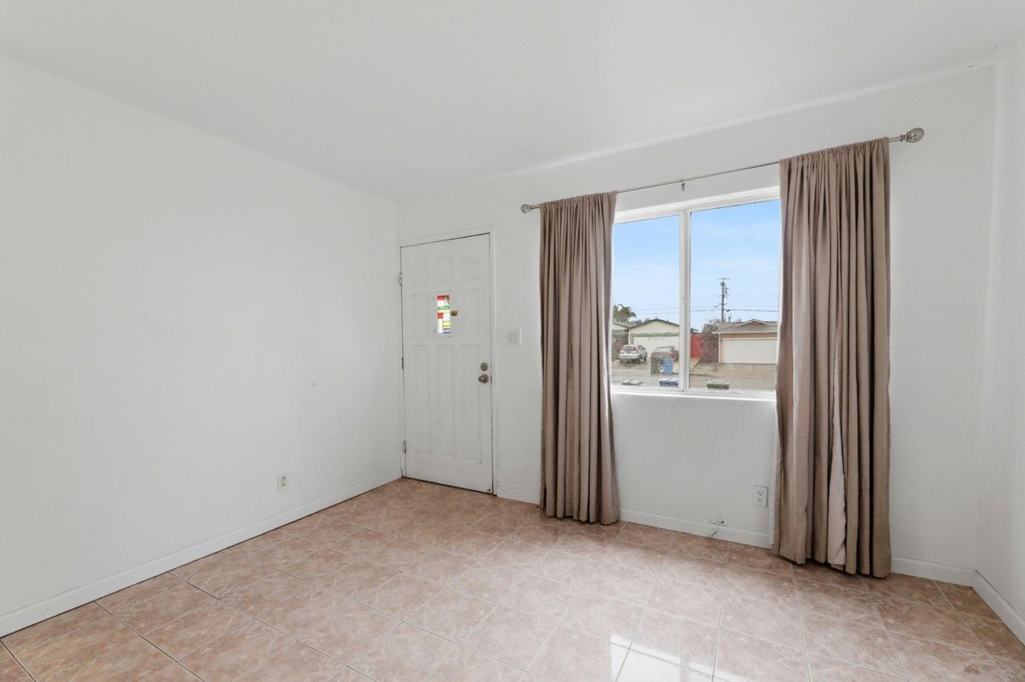 Detail Gallery Image 3 of 36 For 479 Dixon Rd, Milpitas,  CA 95035 - 5 Beds | 2 Baths