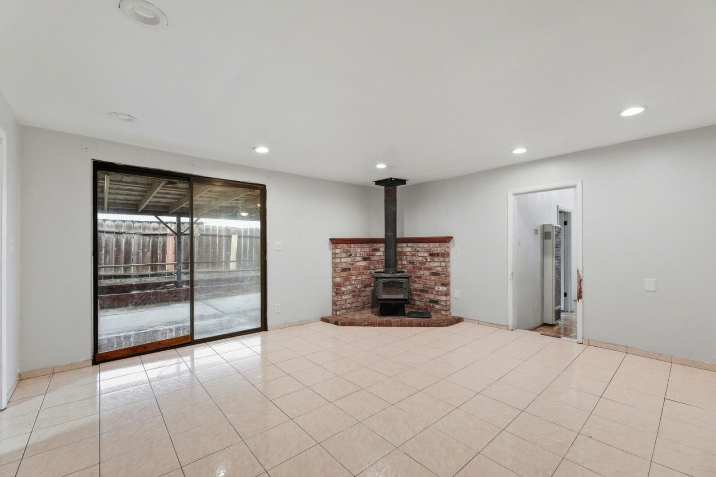 Detail Gallery Image 7 of 36 For 479 Dixon Rd, Milpitas,  CA 95035 - 5 Beds | 2 Baths