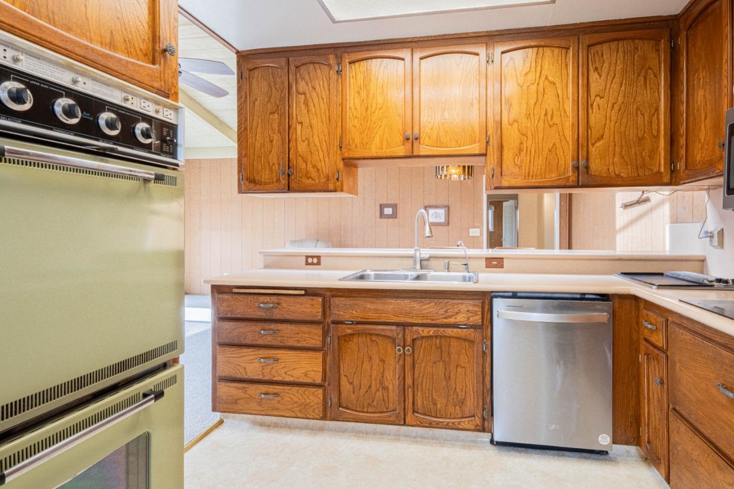 Detail Gallery Image 11 of 35 For 24 Saint Francis Way, Salinas,  CA 93906 - 3 Beds | 2 Baths