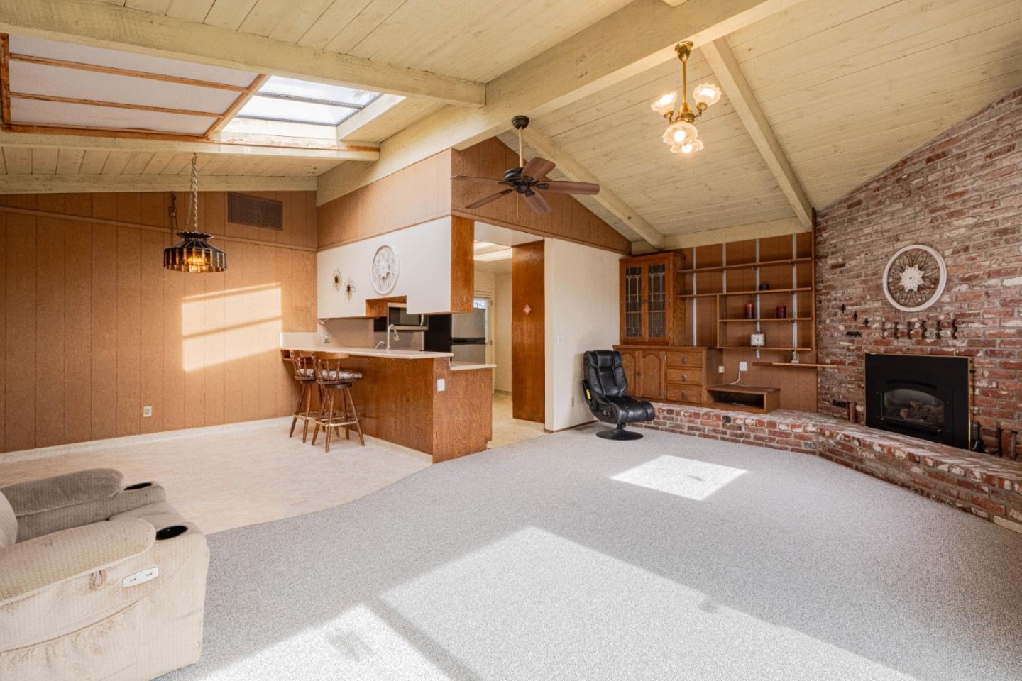 Detail Gallery Image 9 of 35 For 24 Saint Francis Way, Salinas,  CA 93906 - 3 Beds | 2 Baths