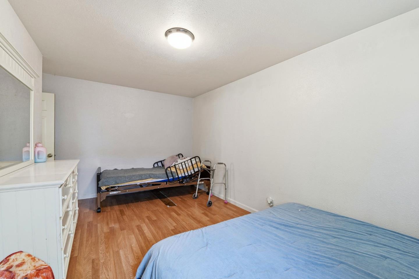 Detail Gallery Image 20 of 39 For 2207 Pacina Dr, San Jose,  CA 95116 - 5 Beds | 2/1 Baths