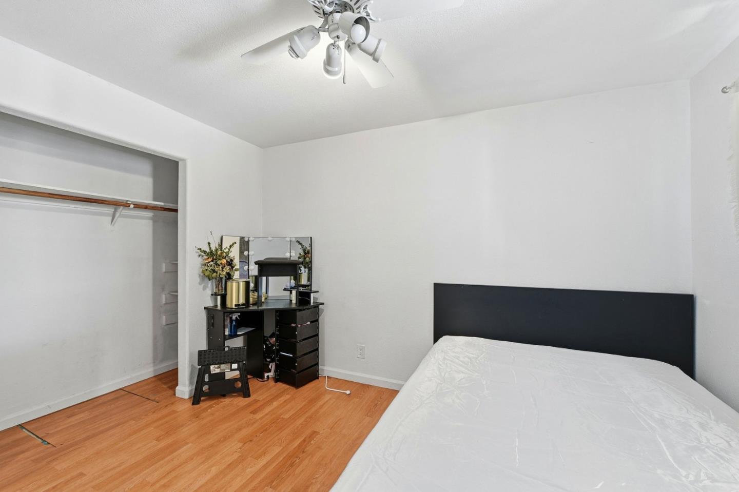 Detail Gallery Image 25 of 39 For 2207 Pacina Dr, San Jose,  CA 95116 - 5 Beds | 2/1 Baths