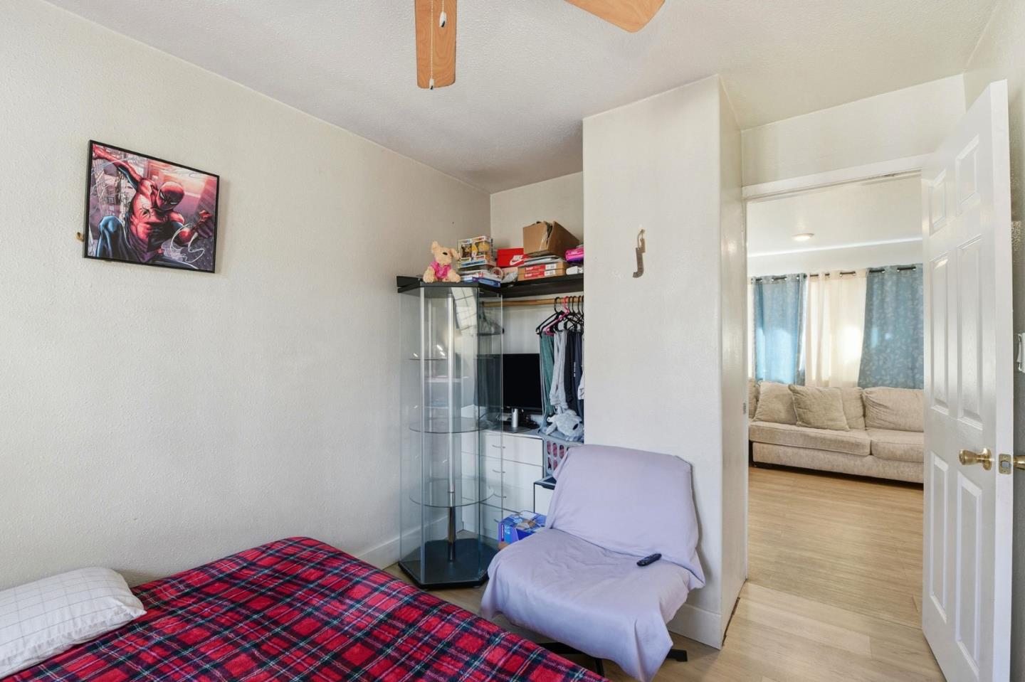 Detail Gallery Image 28 of 39 For 2207 Pacina Dr, San Jose,  CA 95116 - 5 Beds | 2/1 Baths