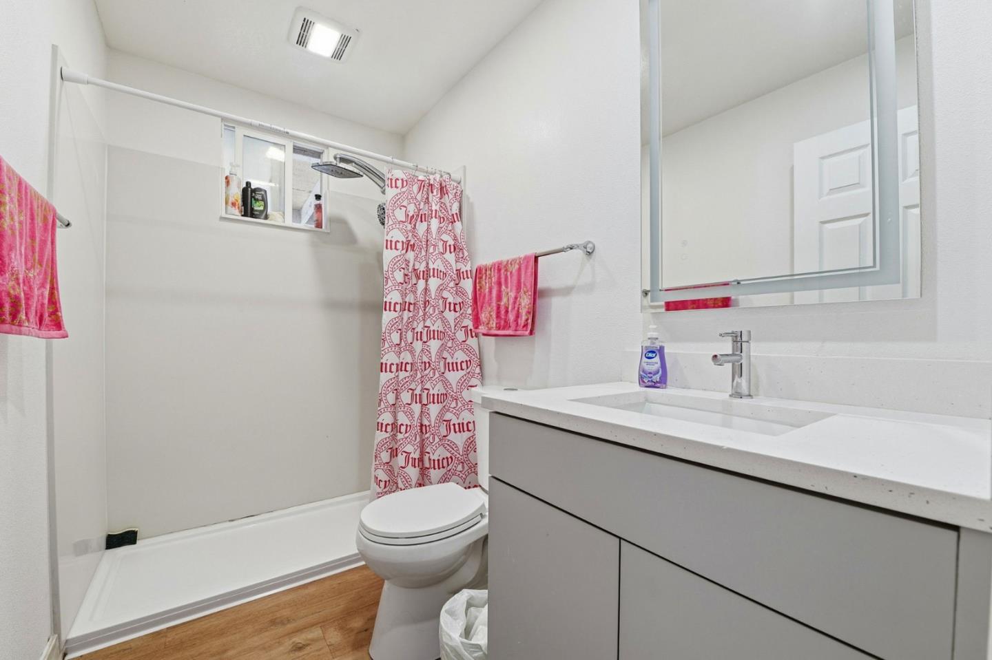 Detail Gallery Image 31 of 39 For 2207 Pacina Dr, San Jose,  CA 95116 - 5 Beds | 2/1 Baths