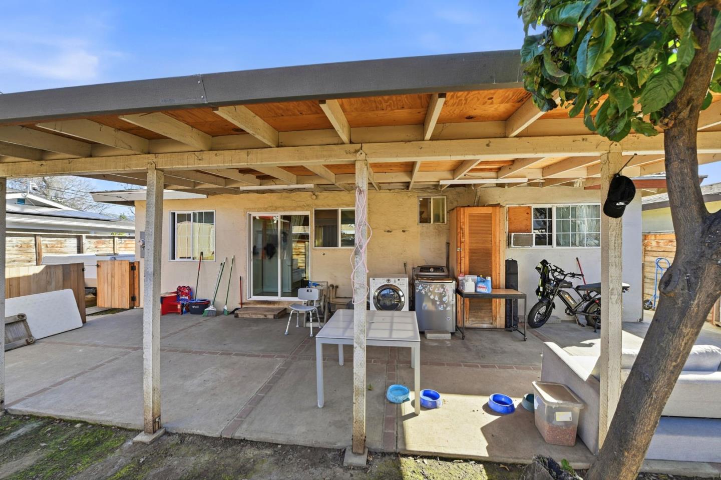 Detail Gallery Image 37 of 39 For 2207 Pacina Dr, San Jose,  CA 95116 - 5 Beds | 2/1 Baths