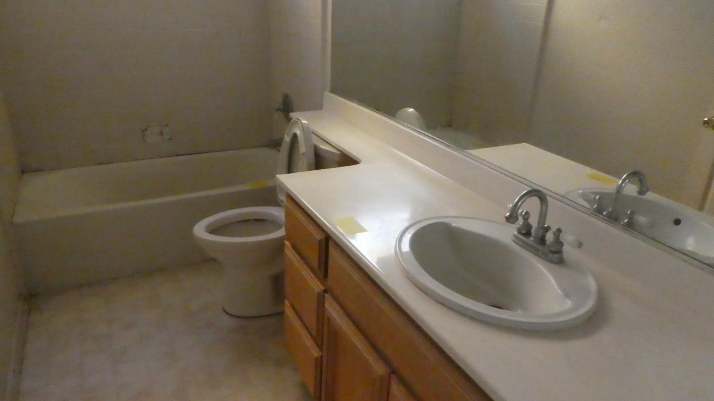 Detail Gallery Image 3 of 15 For 1914 Whitman St, Salinas,  CA 93906 - 3 Beds | 2 Baths