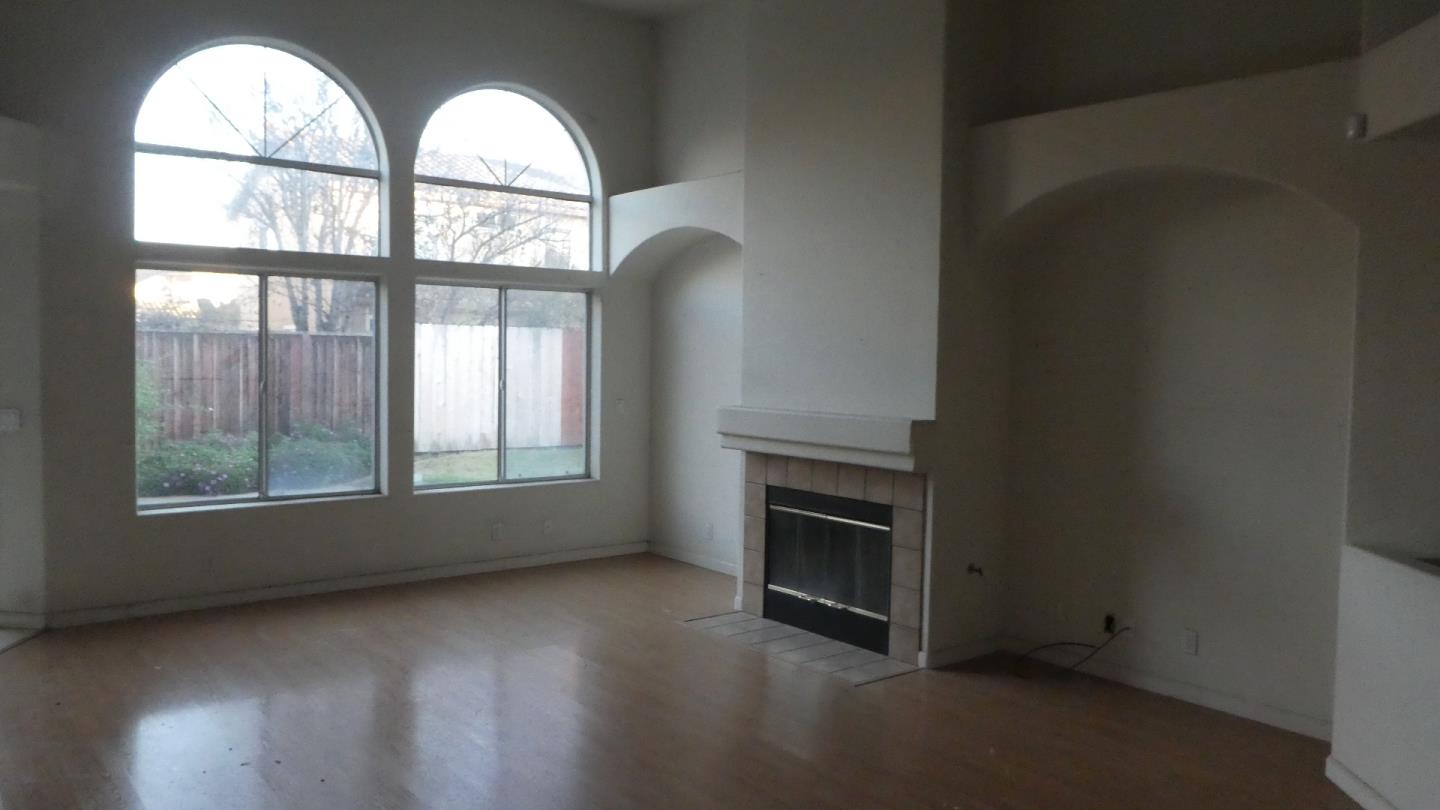 Detail Gallery Image 5 of 15 For 1914 Whitman St, Salinas,  CA 93906 - 3 Beds | 2 Baths