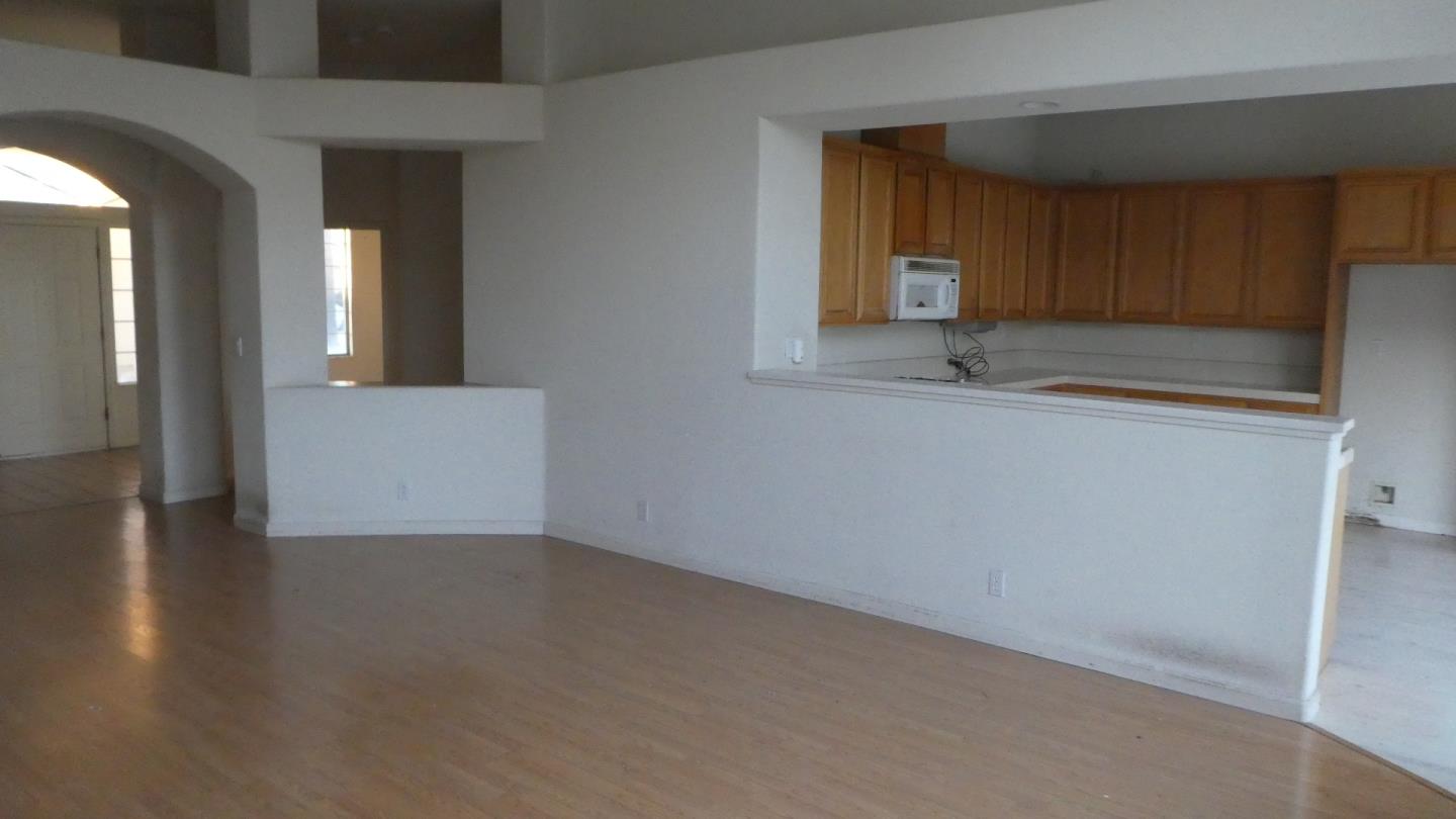 Detail Gallery Image 6 of 15 For 1914 Whitman St, Salinas,  CA 93906 - 3 Beds | 2 Baths