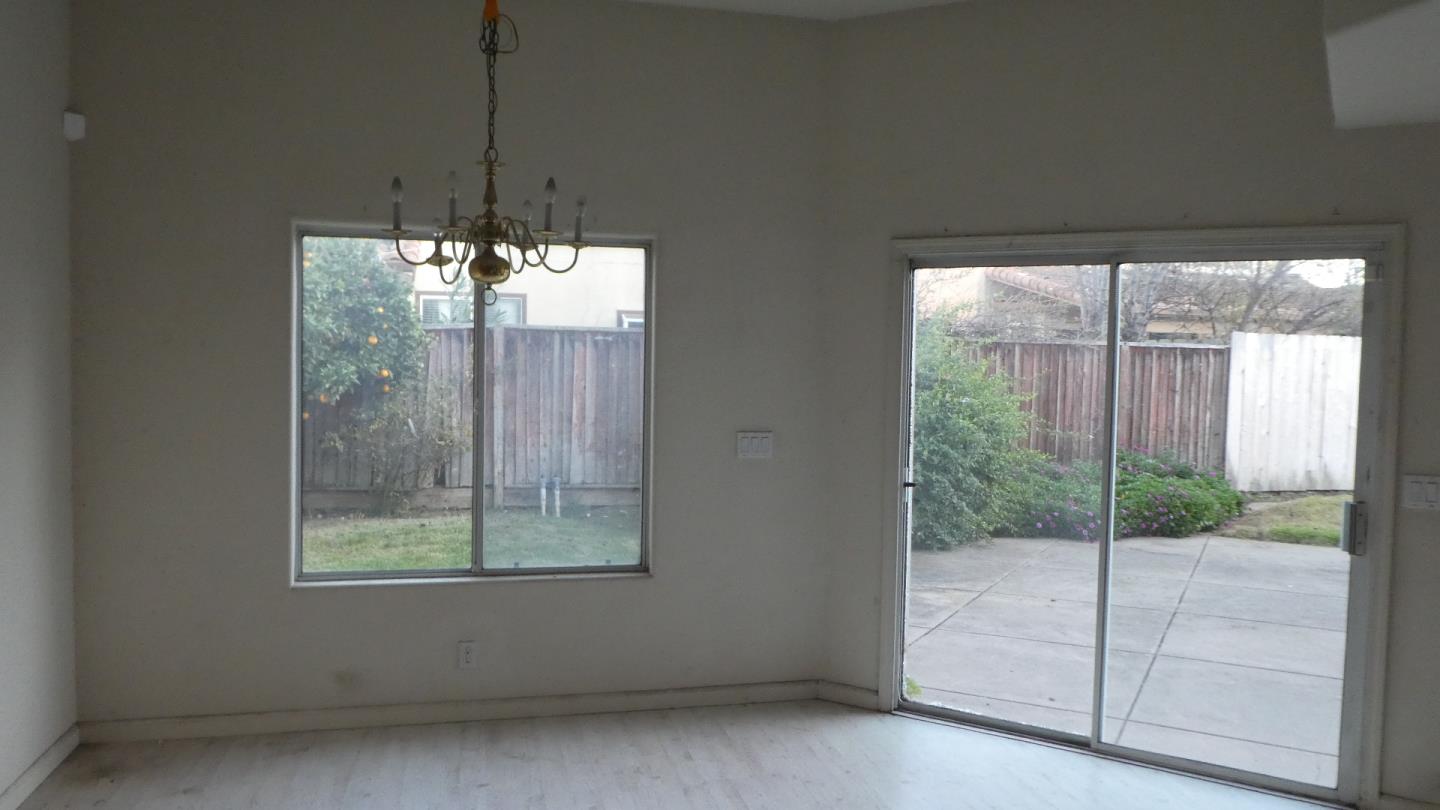 Detail Gallery Image 8 of 15 For 1914 Whitman St, Salinas,  CA 93906 - 3 Beds | 2 Baths