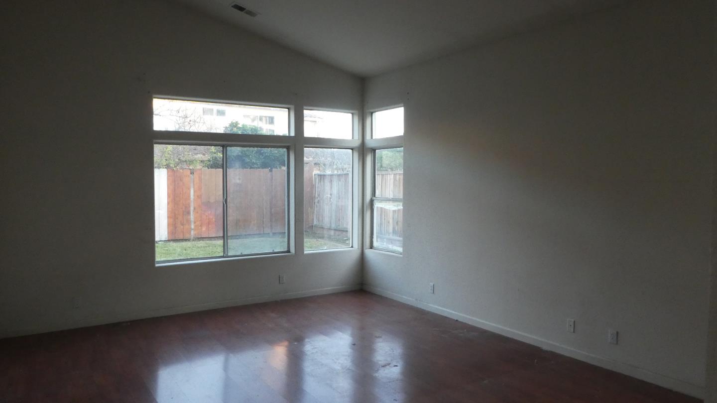 Detail Gallery Image 9 of 15 For 1914 Whitman St, Salinas,  CA 93906 - 3 Beds | 2 Baths